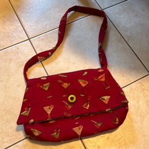 Deep pockets handbag